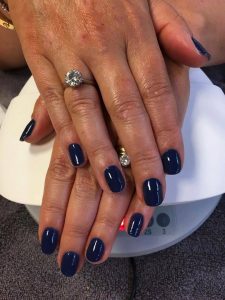 Shellac Manicure Bracknell - Christiane Dowling